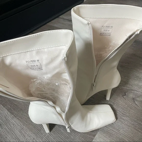 Oak and fort white boots ( brand new) - Picture 4 of 4